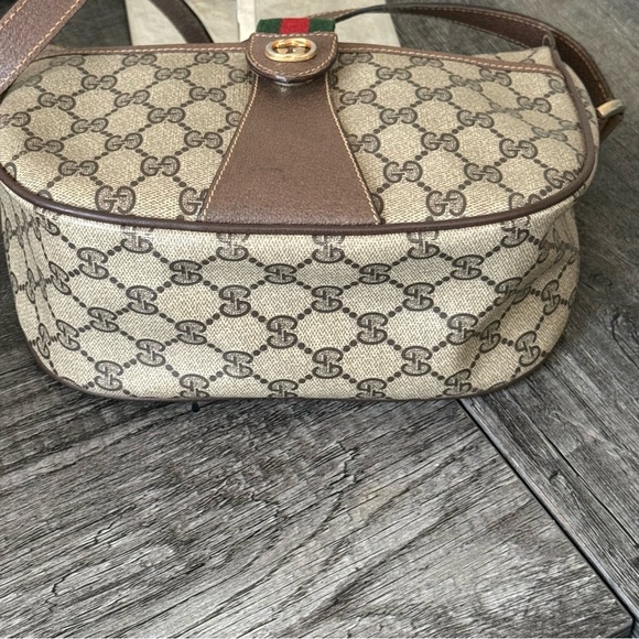 Vintage Gucci Sherry Line Crossbody Bag - Picture 7 of 16